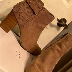 Suede tan Lauren Conrad booties size 9